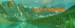 Montañas y lago en Canadá