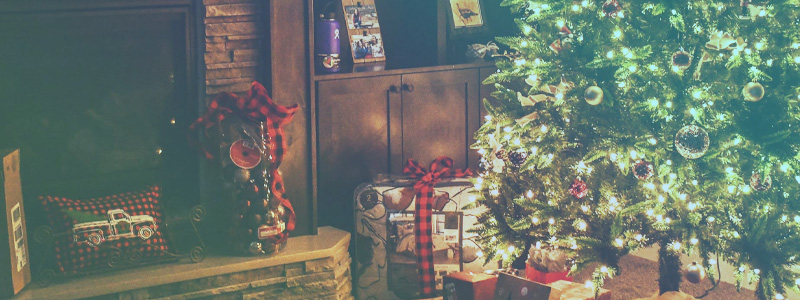 Árbol de navidad con regalos